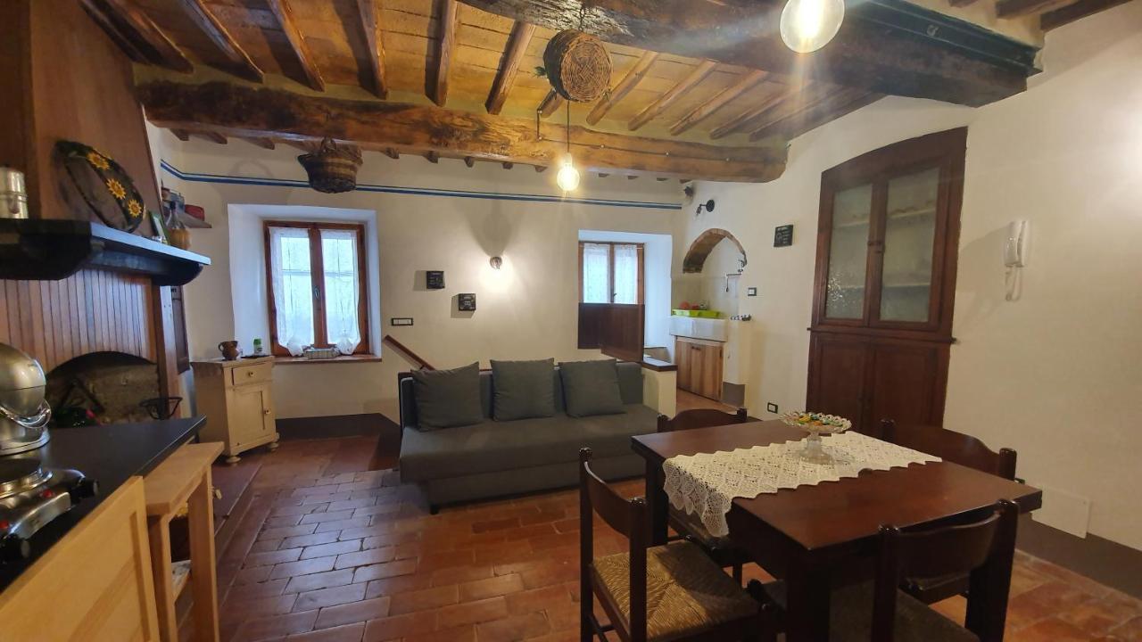 Апартаменты Le Casette Di Civitella- La Casa Di Rolando E Gina Civitella Del Lago Экстерьер фото